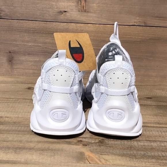 NEW IN BOX Champion Rally Sneakers - Picture 4 of 5